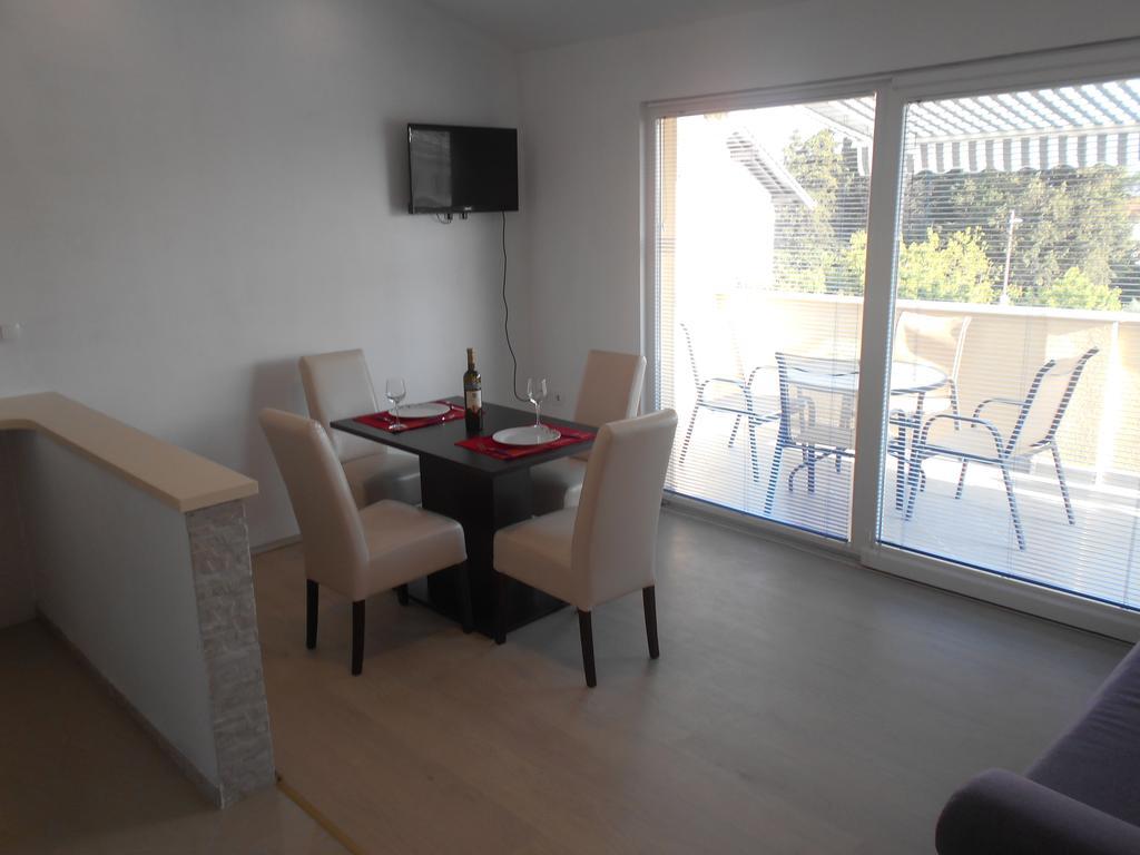 Apartment Cherry Kaštela الغرفة الصورة