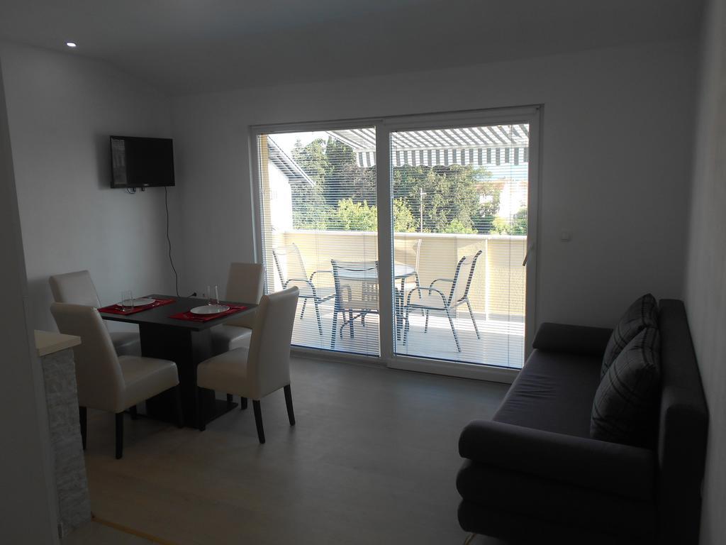 Apartment Cherry Kaštela الغرفة الصورة